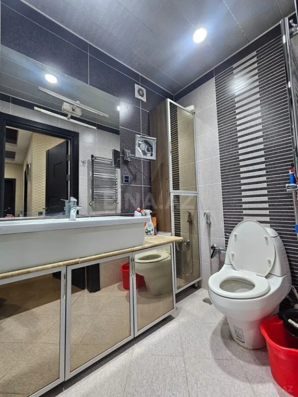 Satılır 4 otaqlı mənzil 110 m²