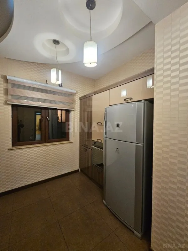 Satılır 4 otaqlı mənzil 110 m²
