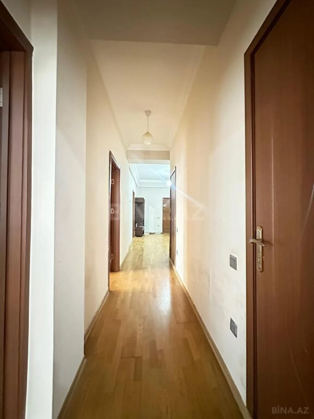 Satılır 3 otaqlı mənzil 130 m²