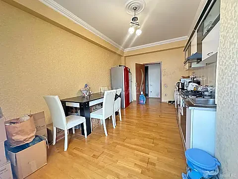 Satılır 3 otaqlı mənzil 130 m²