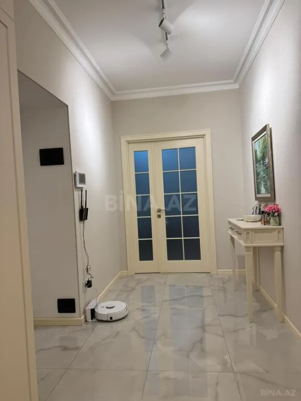 Satılır 2 otaqlı mənzil 98 m²