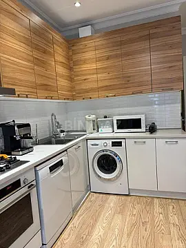 Satılır 2 otaqlı mənzil 98 m²