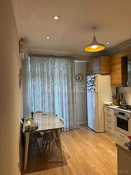 Satılır 2 otaqlı mənzil 98 m²