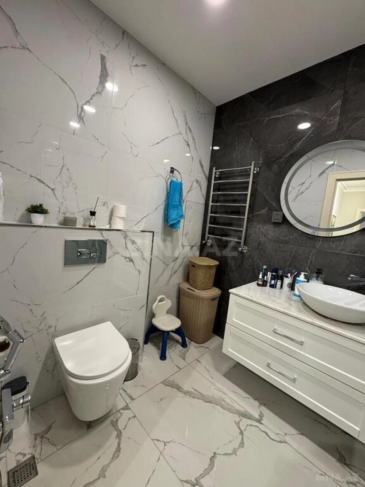 Satılır 2 otaqlı mənzil 98 m²
