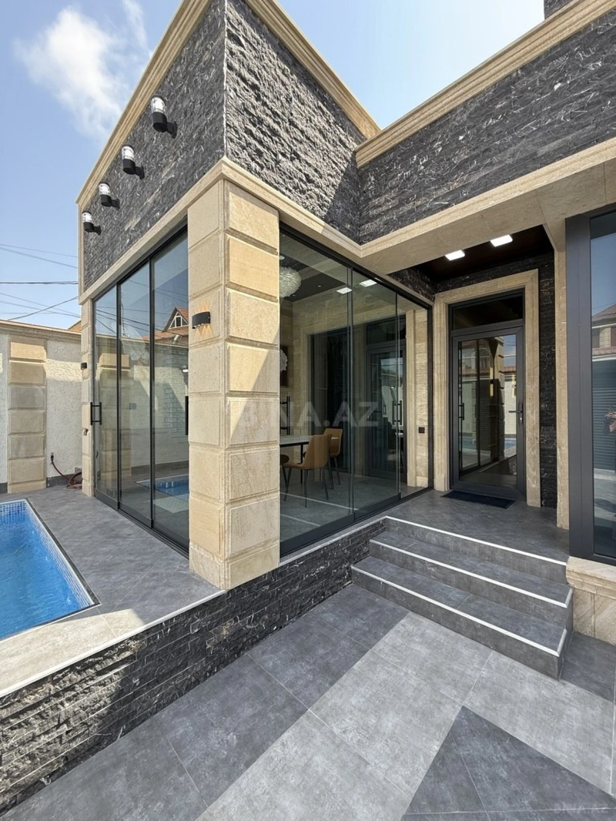 Satılır 4 otaqlı həyət evi 140 m²