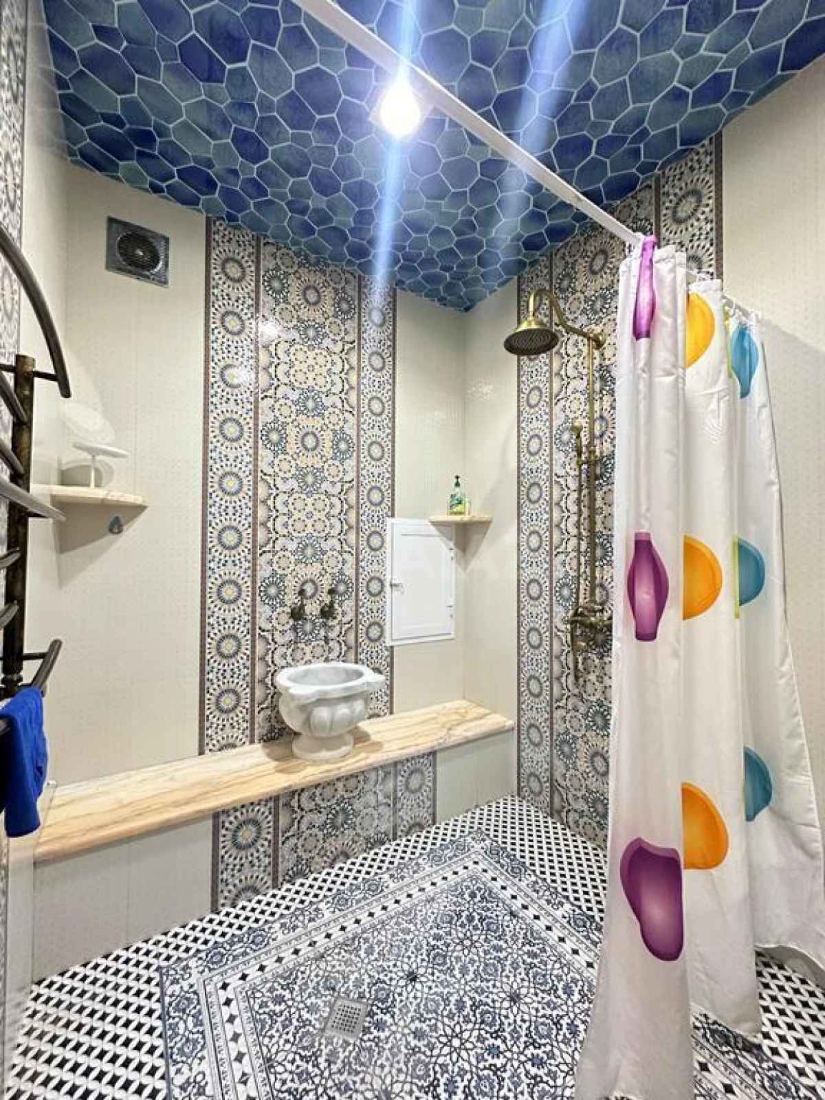 Satılır 8 otaqlı mənzil 365 m²