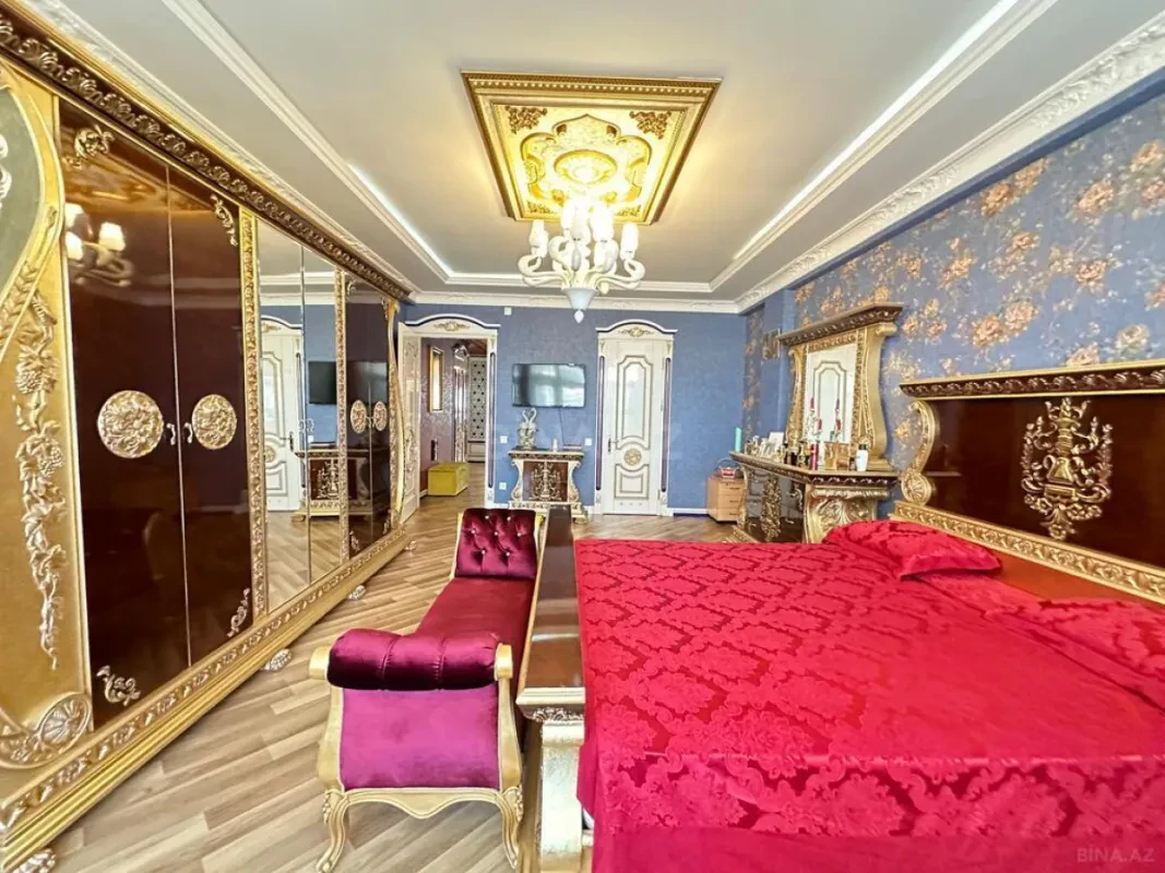 Satılır 8 otaqlı mənzil 365 m²