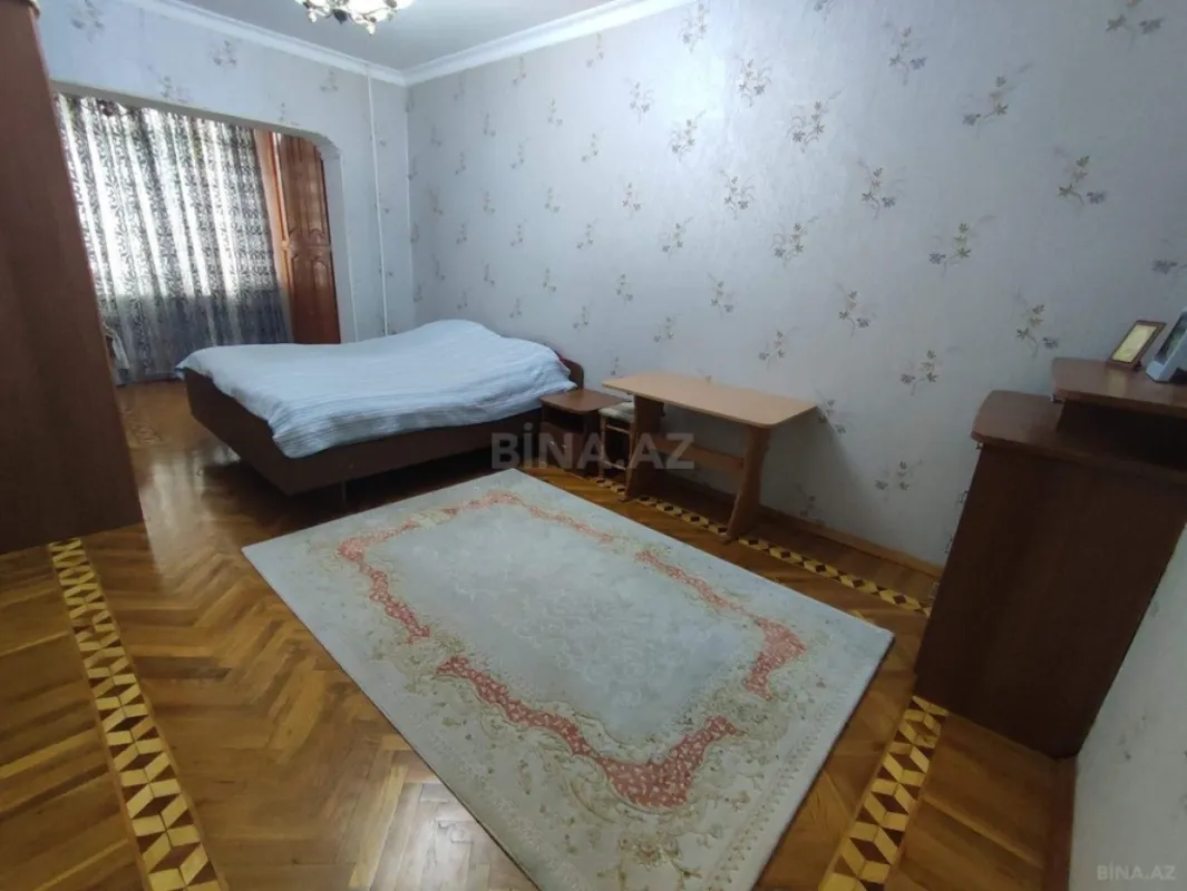 Satılır 4 otaqlı mənzil 105 m²