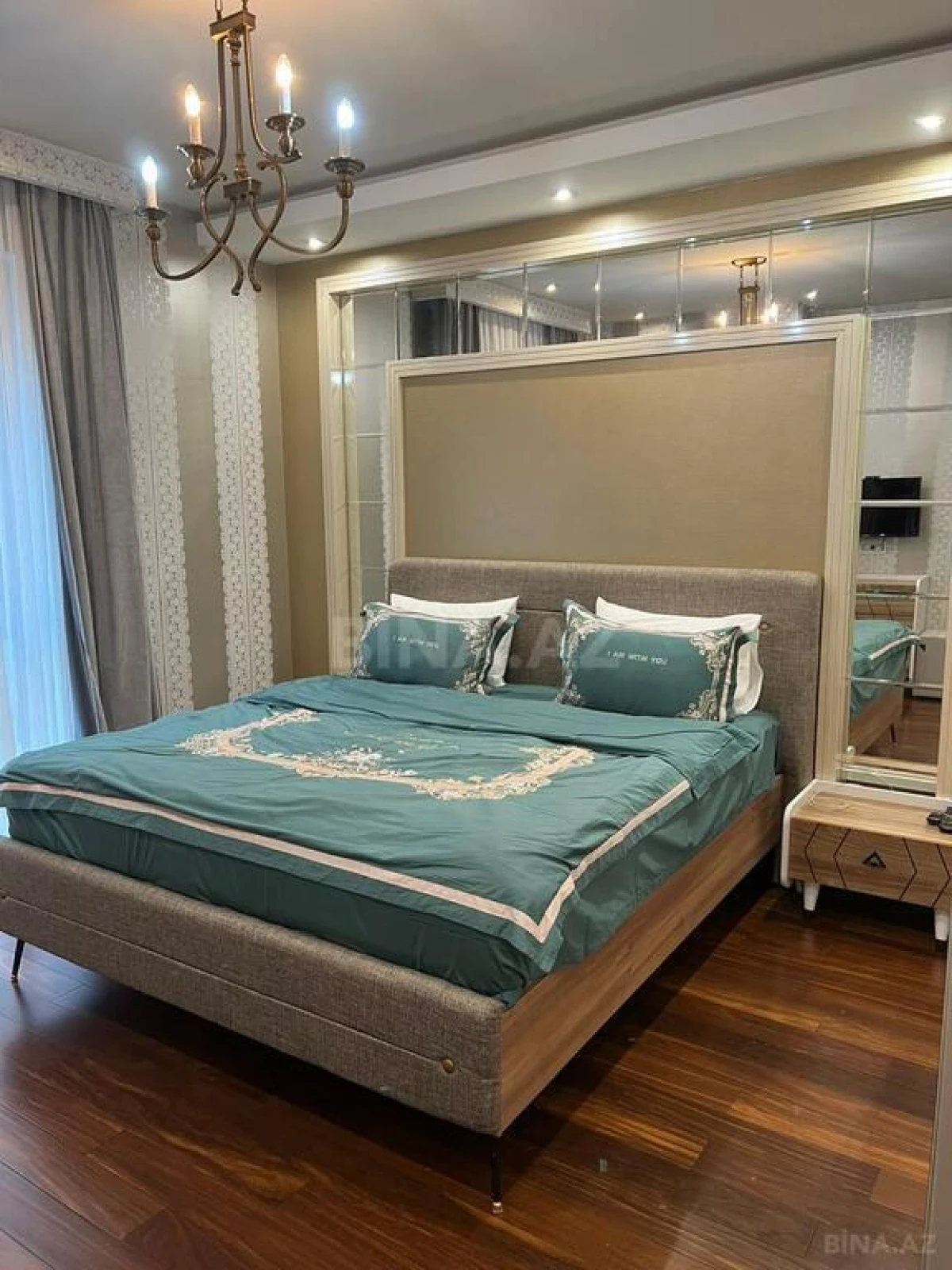 Kirayə verilir 2 otaqlı mənzil 113 m²