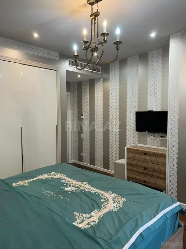 Kirayə verilir 2 otaqlı mənzil 113 m²