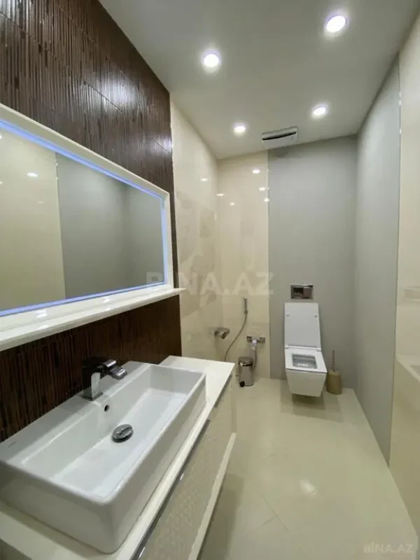 Kirayə verilir 2 otaqlı mənzil 113 m²