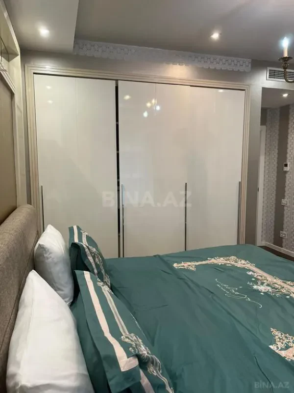 Kirayə verilir 2 otaqlı mənzil 113 m²