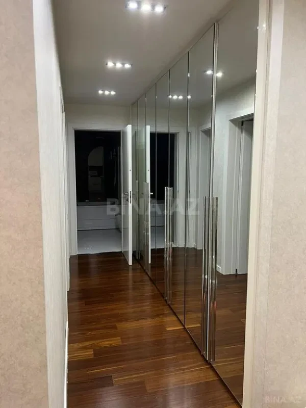 Kirayə verilir 2 otaqlı mənzil 113 m²