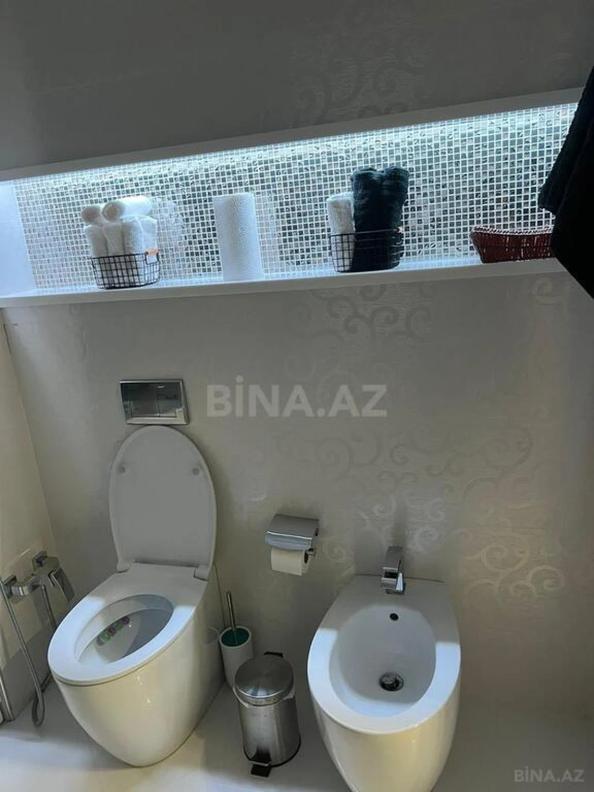 Kirayə verilir 2 otaqlı mənzil 113 m²
