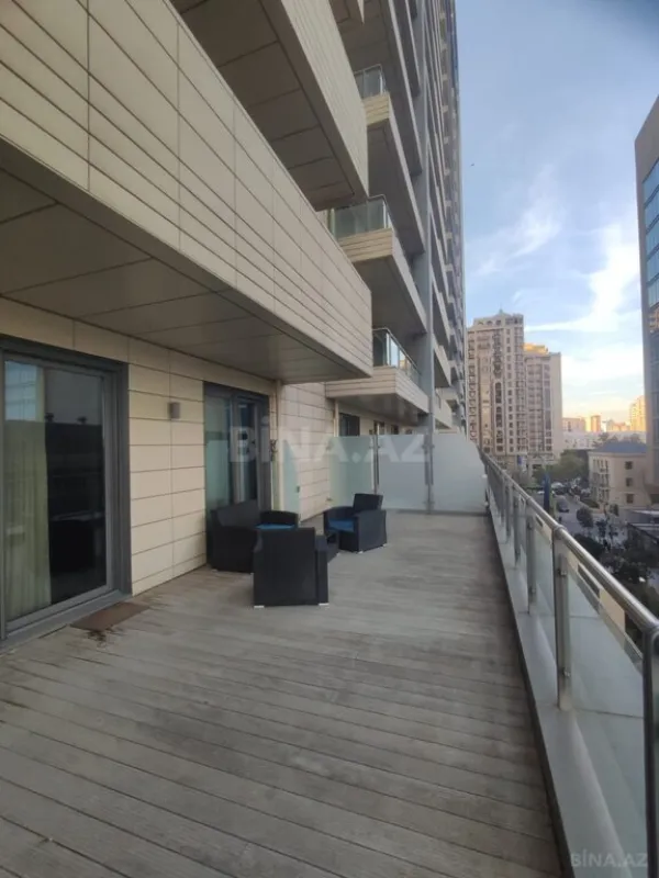 Kirayə verilir 3 otaqlı mənzil 124 m²