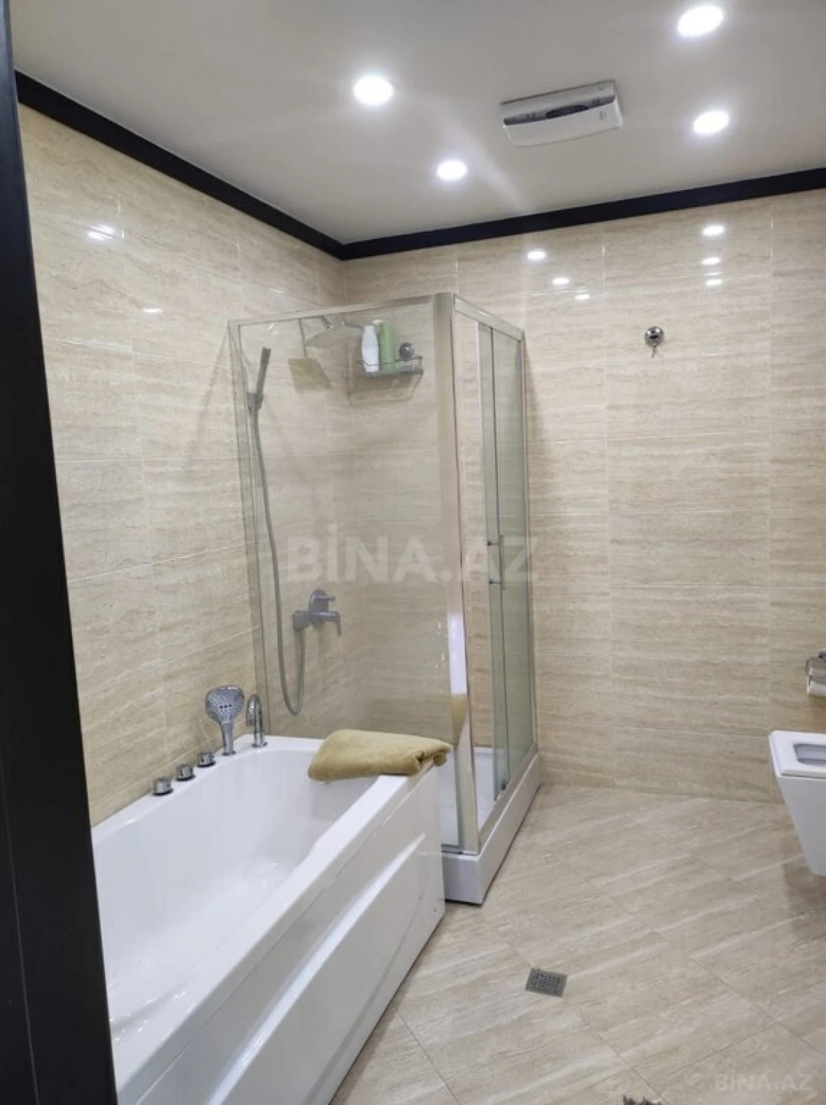 Kirayə verilir 3 otaqlı mənzil 124 m²