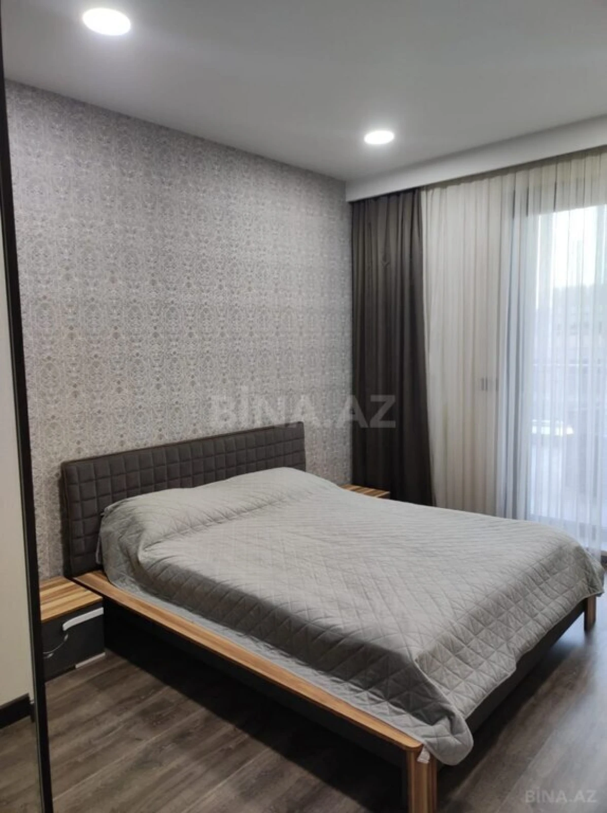 Kirayə verilir 3 otaqlı mənzil 124 m²