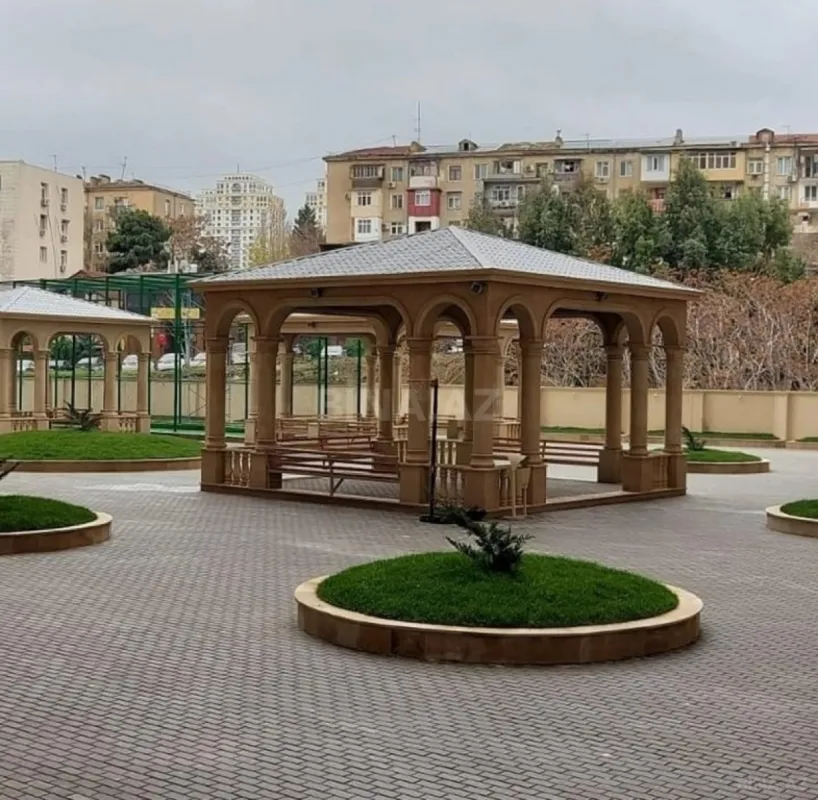 Satılır 3 otaqlı mənzil 163.5 m²