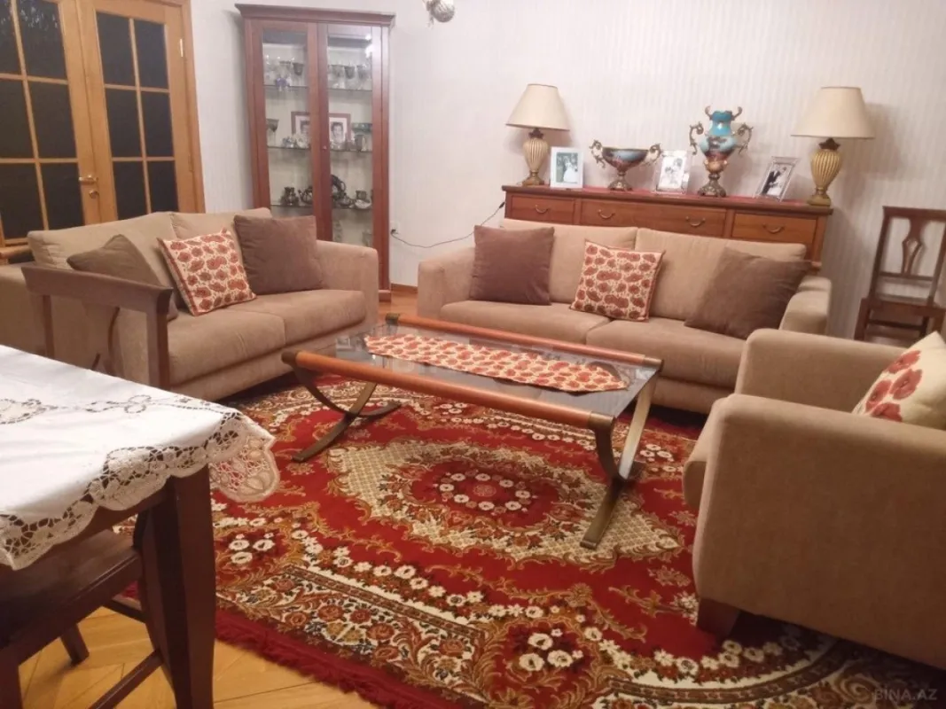 Kirayə verilir 4 otaqlı mənzil 100 m²