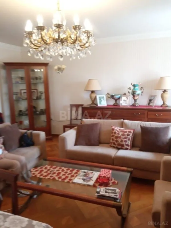 Kirayə verilir 4 otaqlı mənzil 100 m²