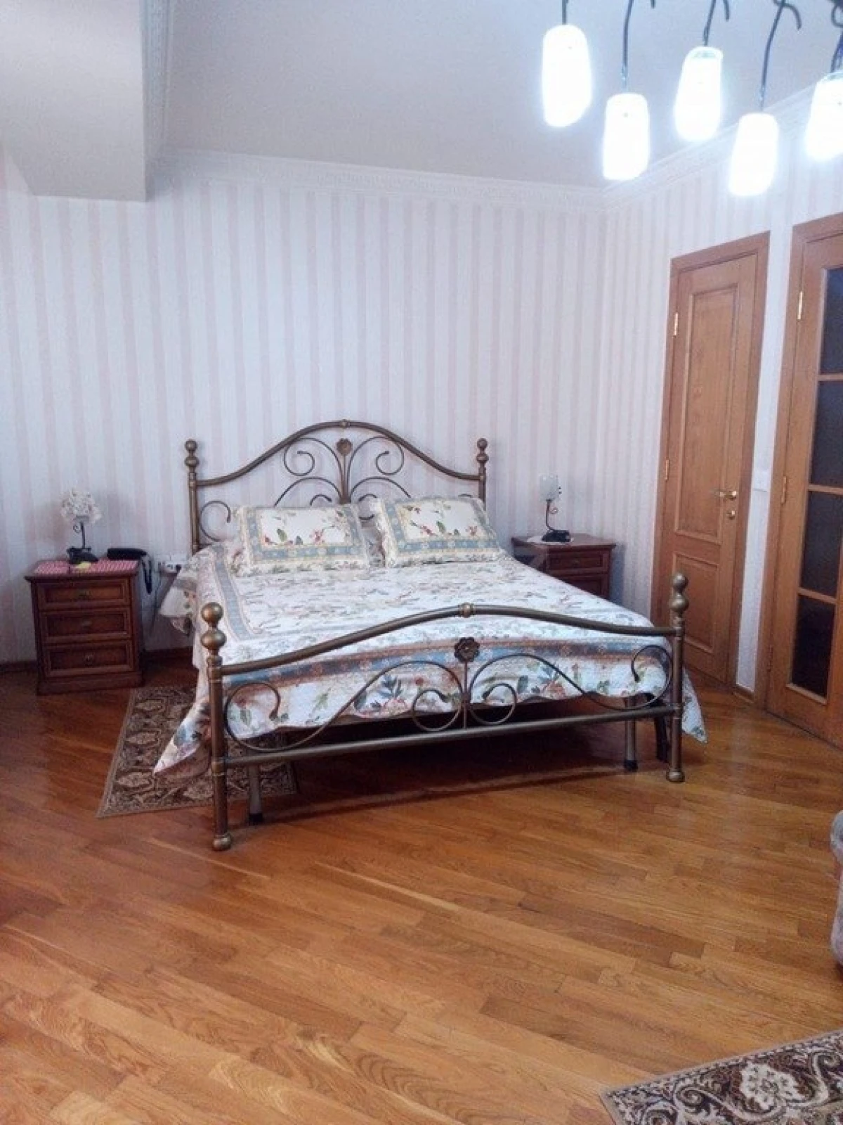 Kirayə verilir 4 otaqlı mənzil 100 m²