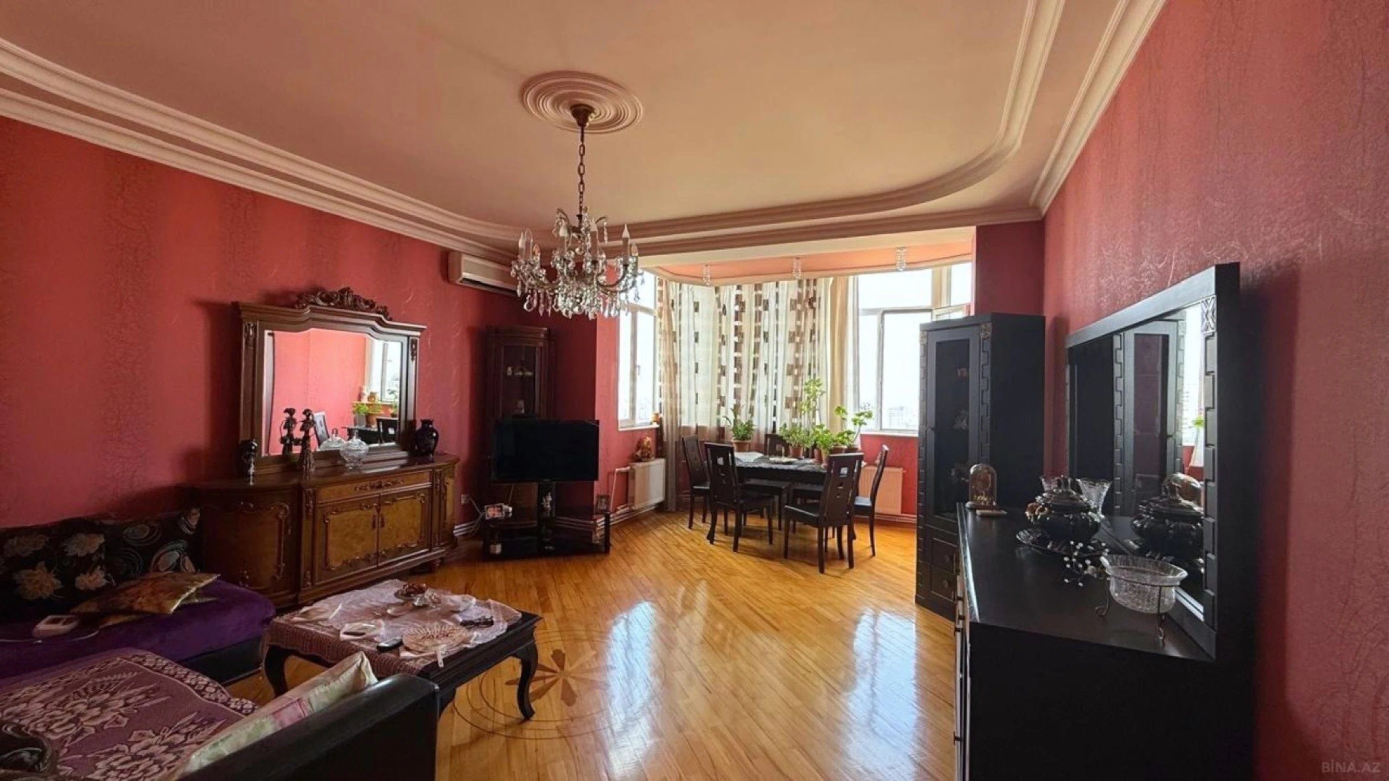 Satılır 4 otaqlı mənzil 140 m²