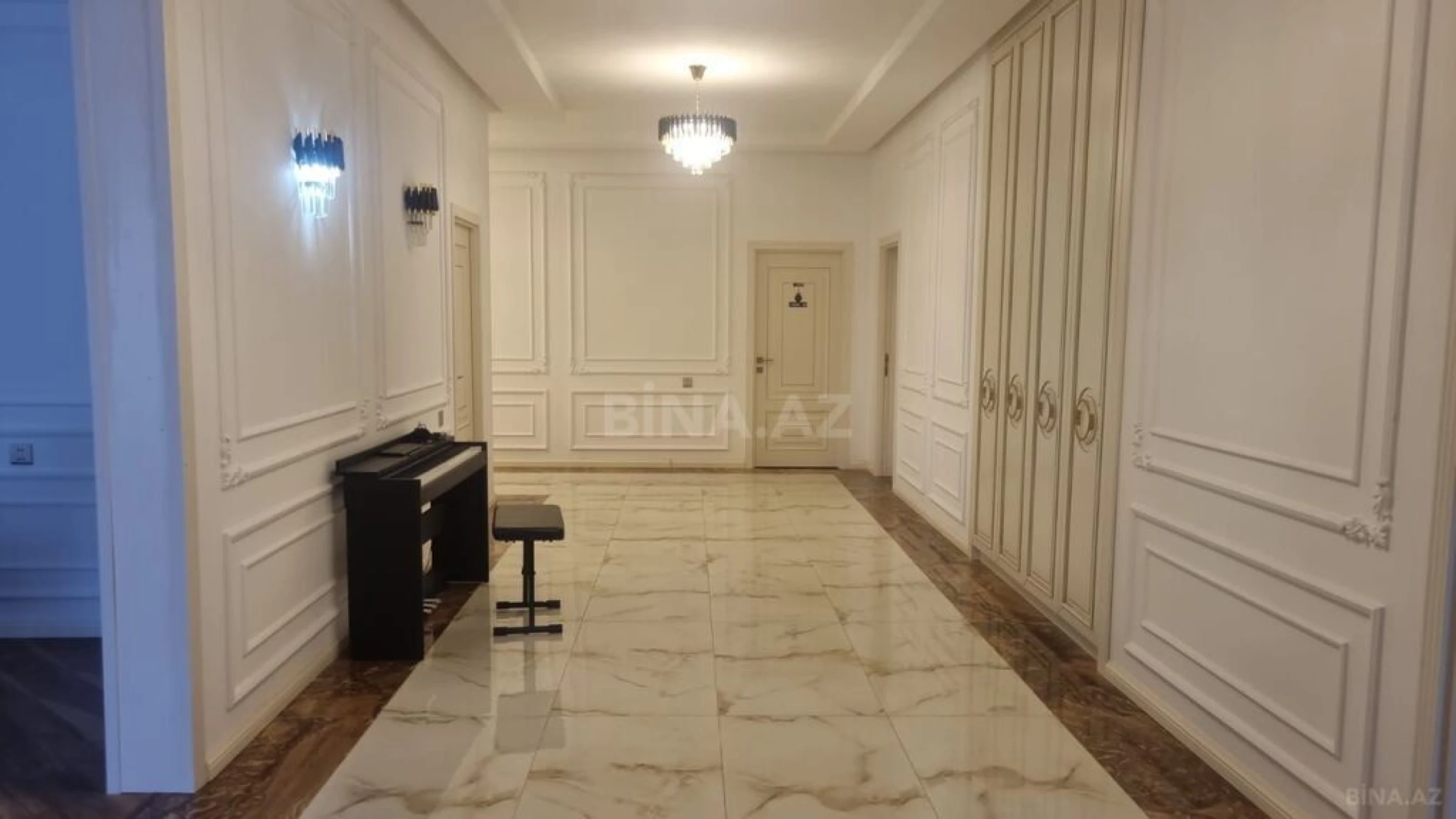Satılır 5 otaqlı həyət evi 230 m²