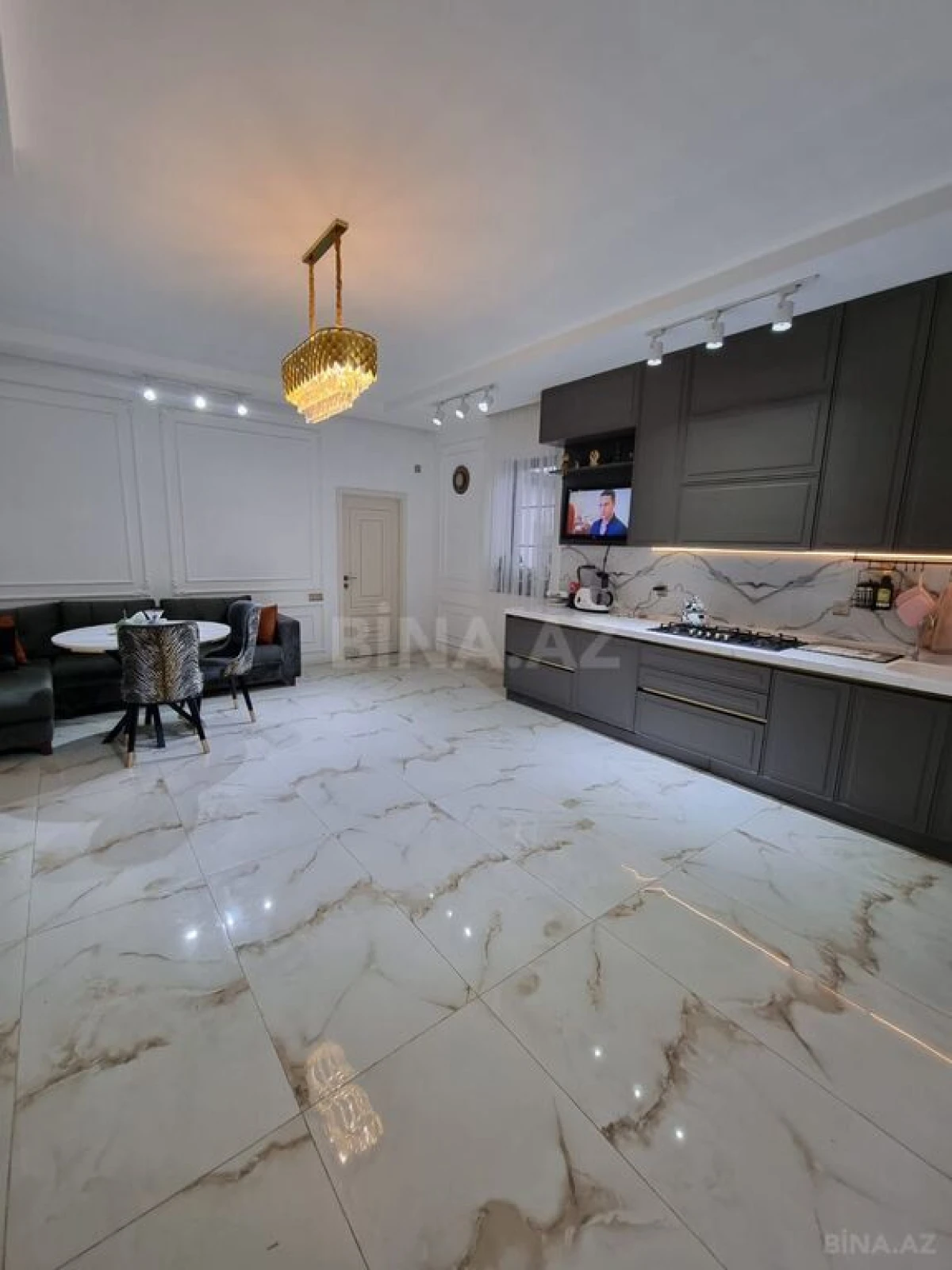 Satılır 5 otaqlı həyət evi 230 m²