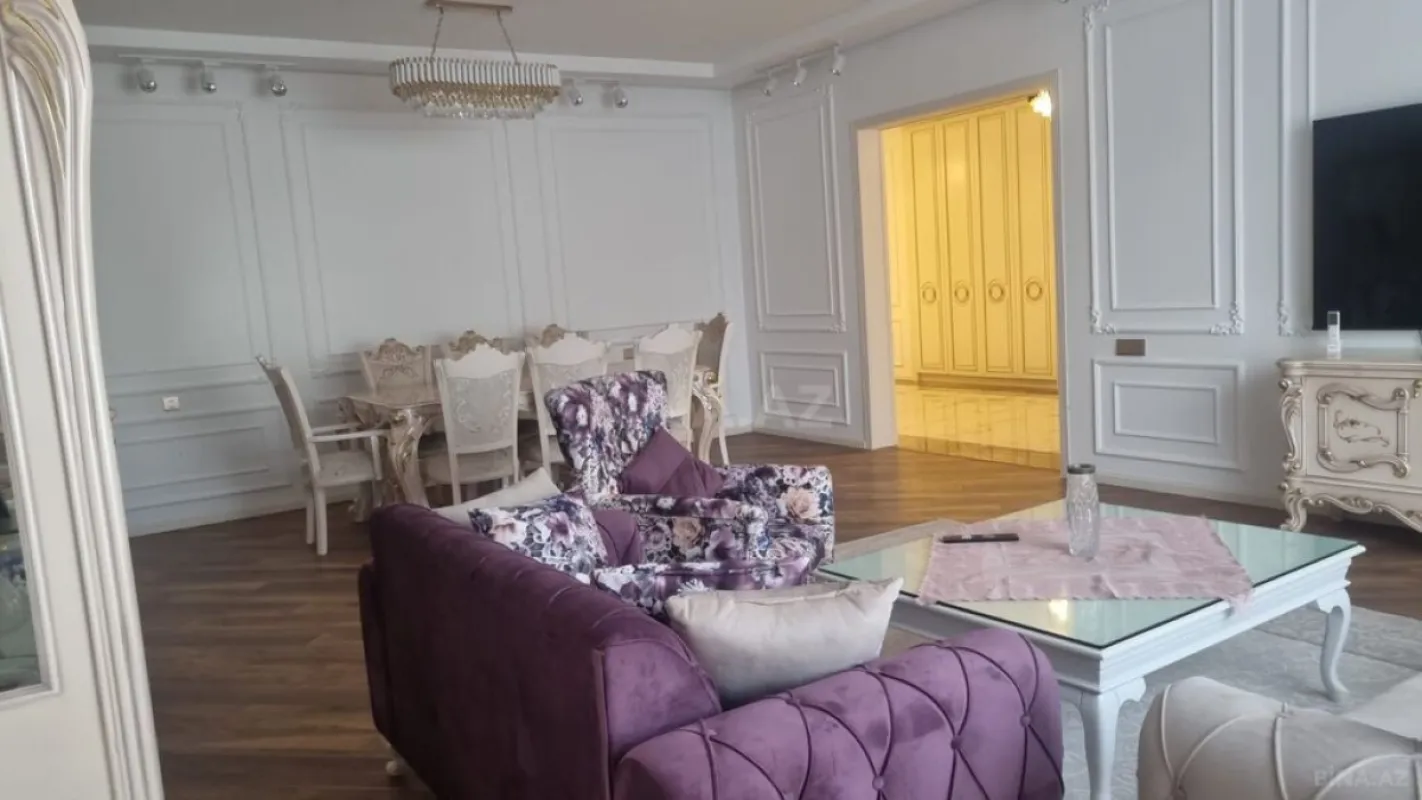 Satılır 5 otaqlı həyət evi 230 m²