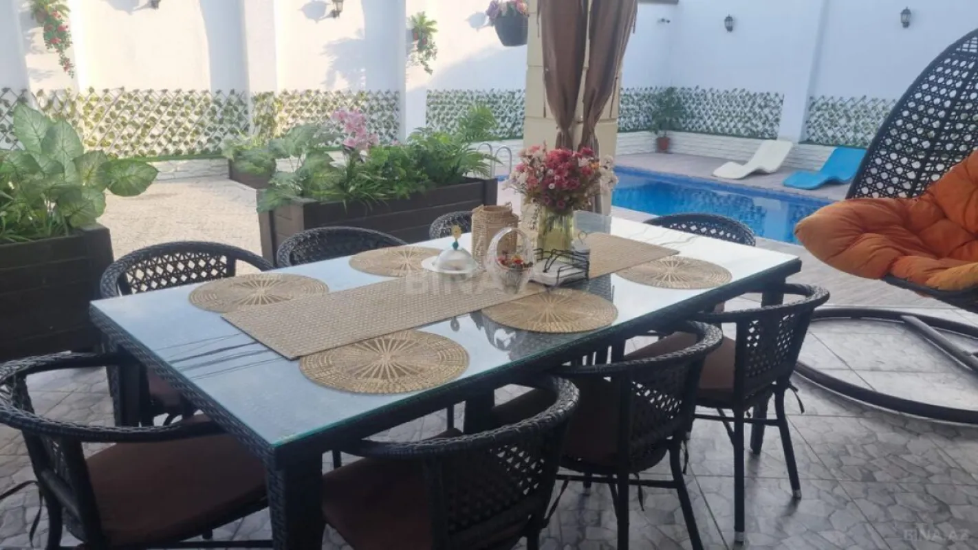 Satılır 5 otaqlı həyət evi 230 m²