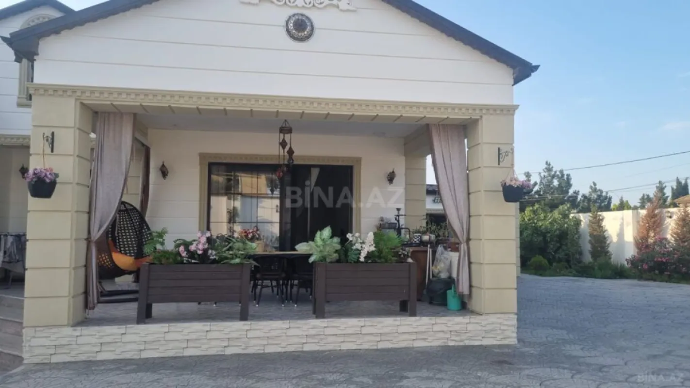 Satılır 5 otaqlı həyət evi 230 m²