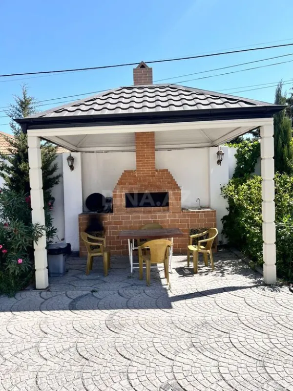 Satılır 5 otaqlı həyət evi 230 m²