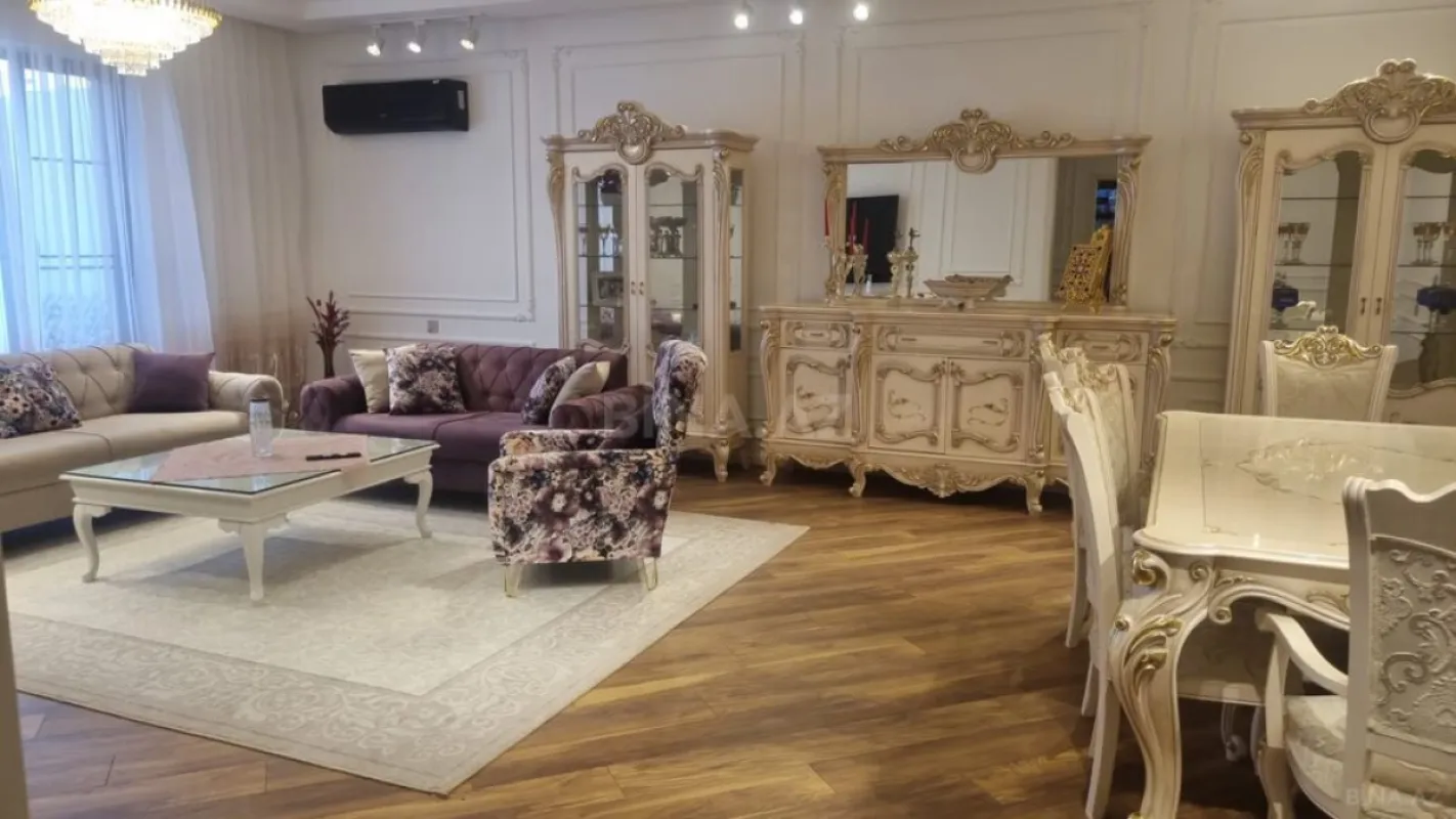 Satılır 5 otaqlı həyət evi 230 m²