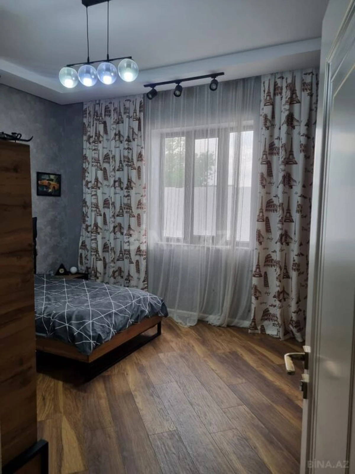 Satılır 5 otaqlı həyət evi 230 m²