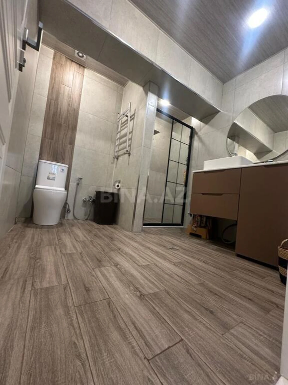 Satılır 3 otaqlı mənzil 130 m²