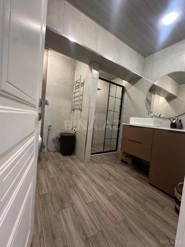 Satılır 3 otaqlı mənzil 130 m²