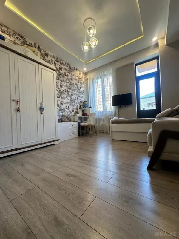 Satılır 3 otaqlı mənzil 130 m²