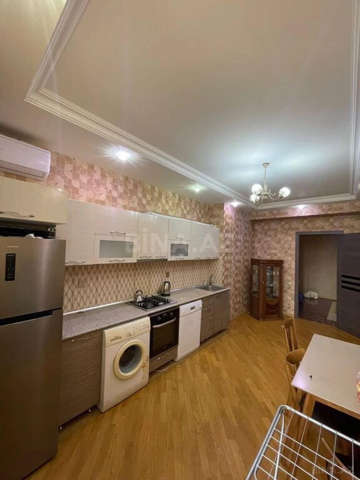 Kirayə verilir 2 otaqlı mənzil 100 m²