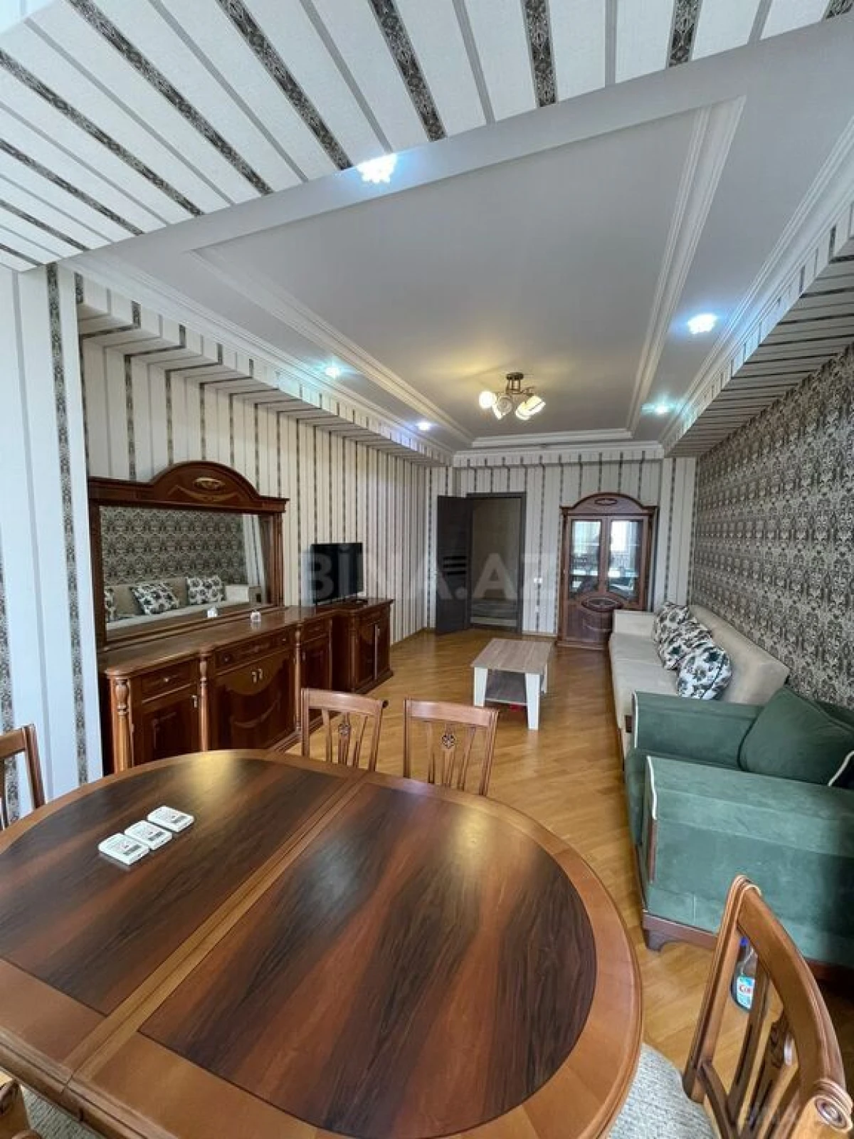 Kirayə verilir 2 otaqlı mənzil 100 m²