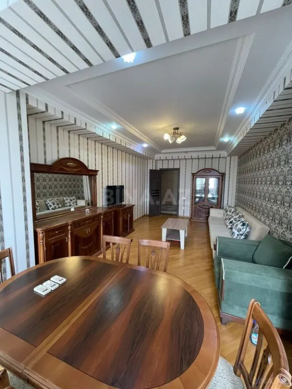 Kirayə verilir 2 otaqlı mənzil 100 m²
