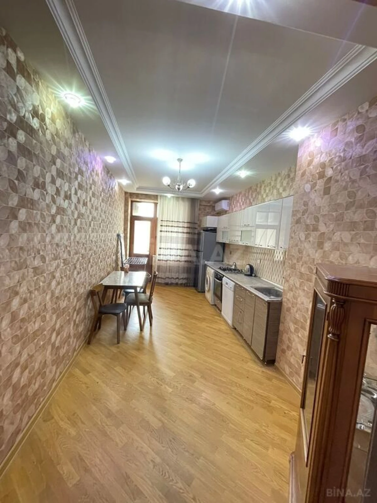 Kirayə verilir 2 otaqlı mənzil 100 m²