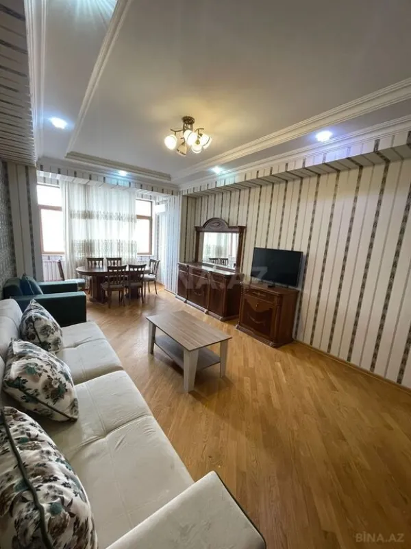Kirayə verilir 2 otaqlı mənzil 100 m²
