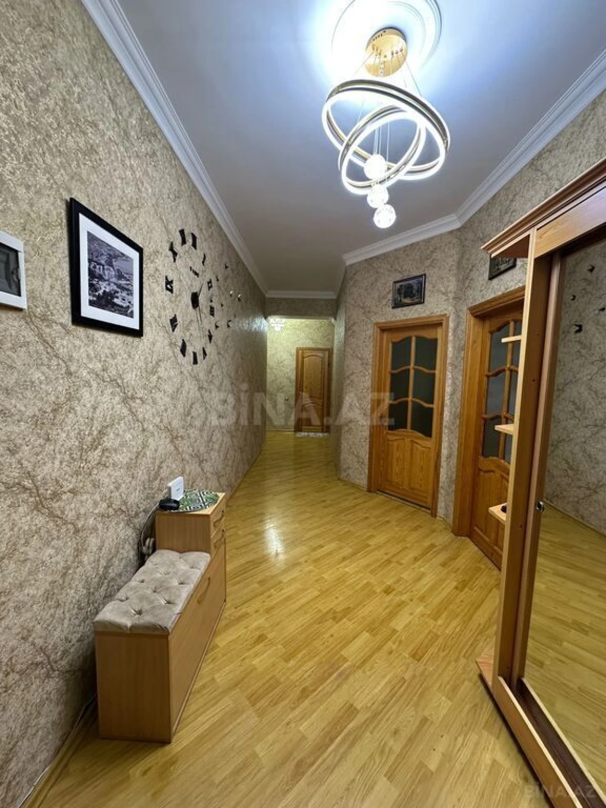 Satılır 4 otaqlı mənzil 130 m²