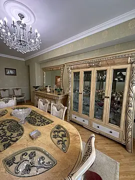 Satılır 4 otaqlı mənzil 130 m²
