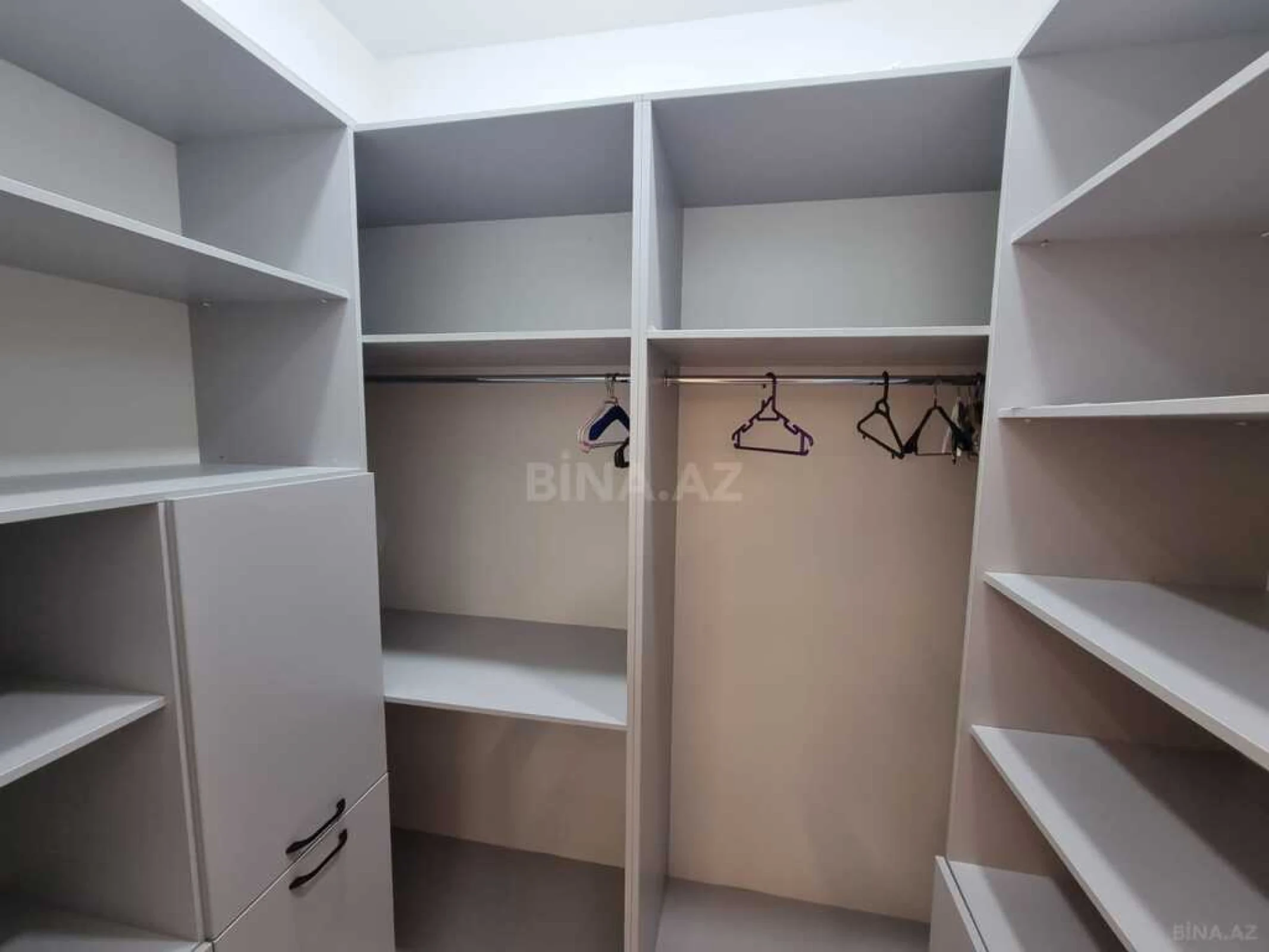 Kirayə verilir 2 otaqlı mənzil 100 m²