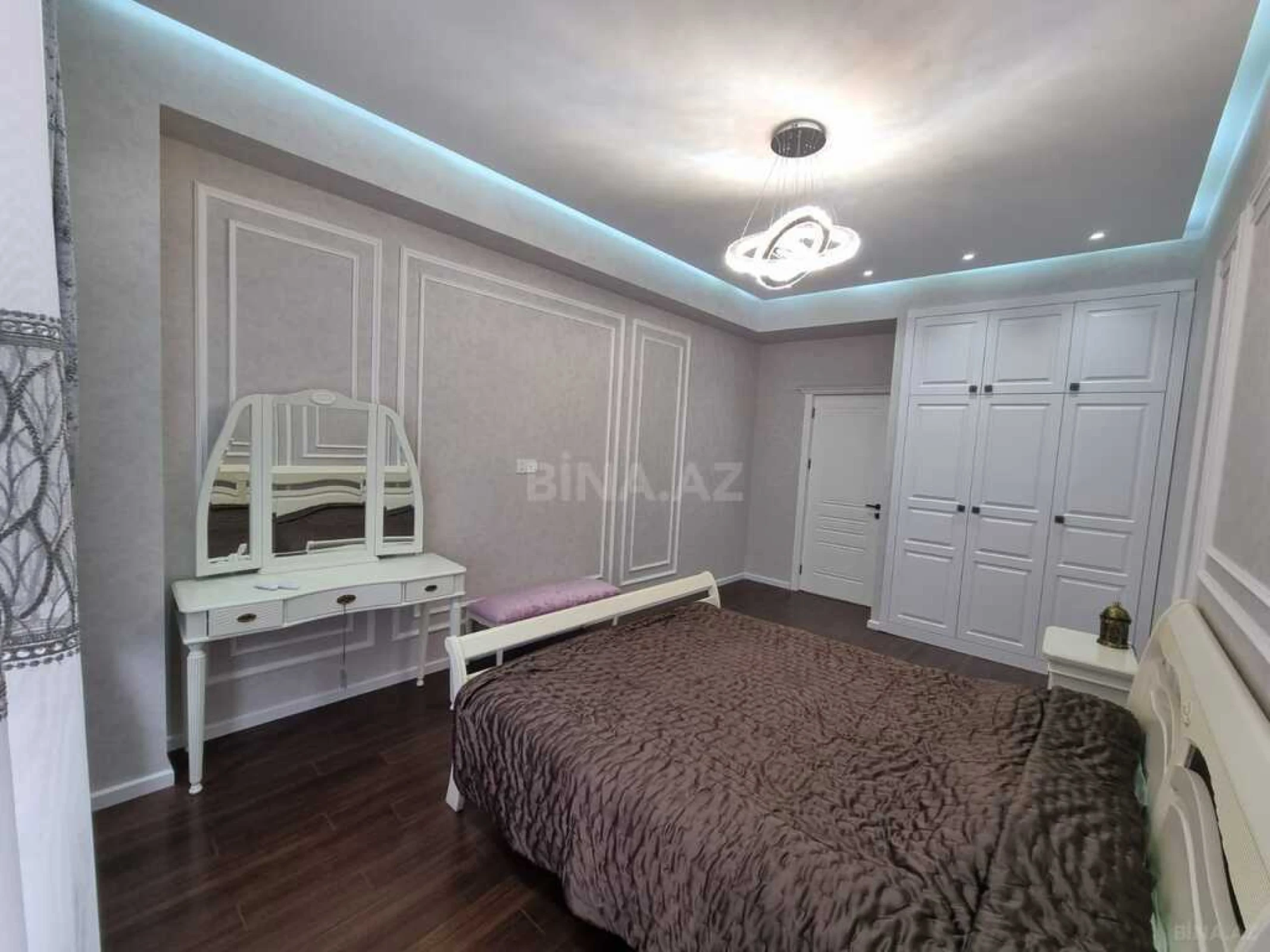 Kirayə verilir 2 otaqlı mənzil 100 m²