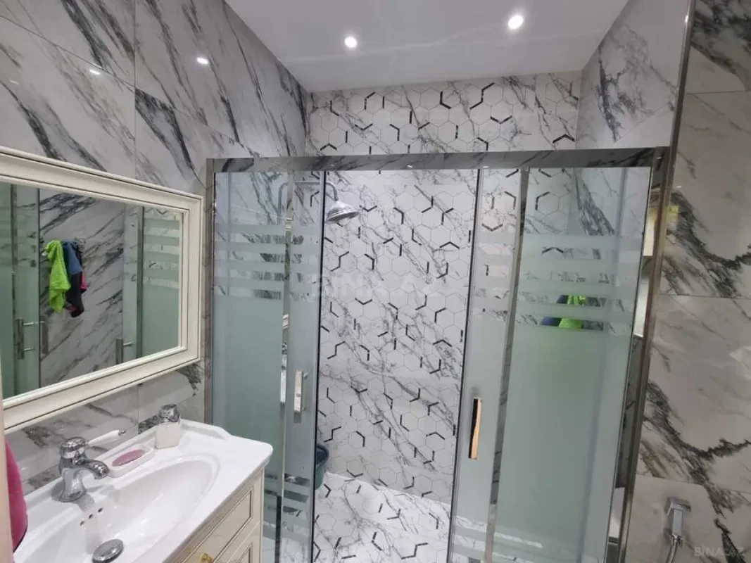 Kirayə verilir 2 otaqlı mənzil 100 m²