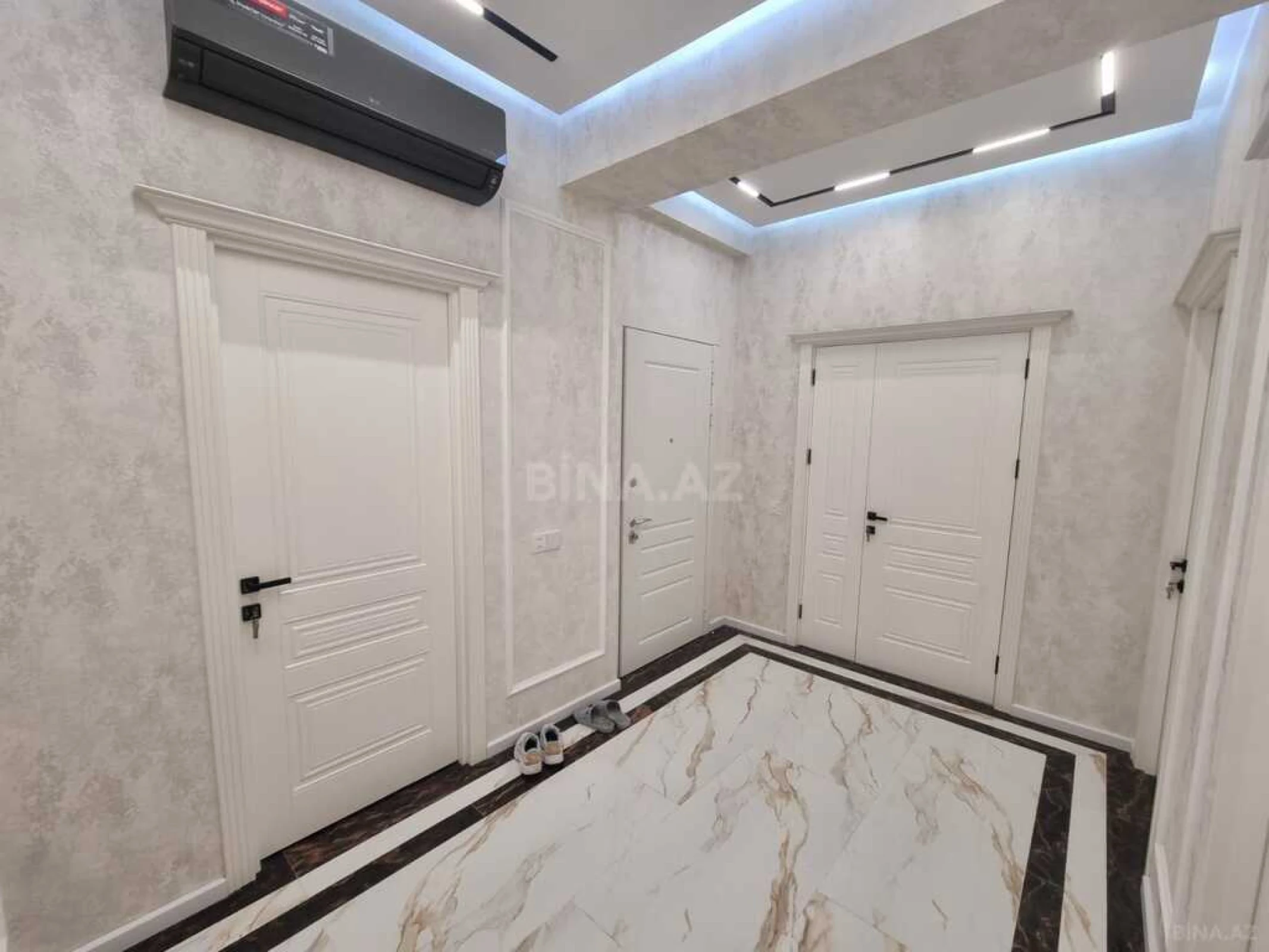 Kirayə verilir 2 otaqlı mənzil 100 m²