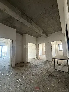 Satılır 3 otaqlı mənzil 163 m²