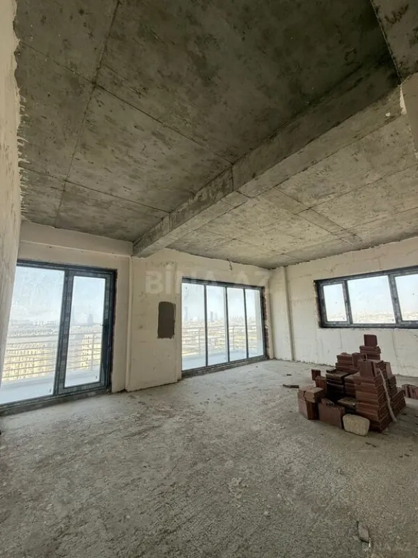 Satılır 3 otaqlı mənzil 163 m²